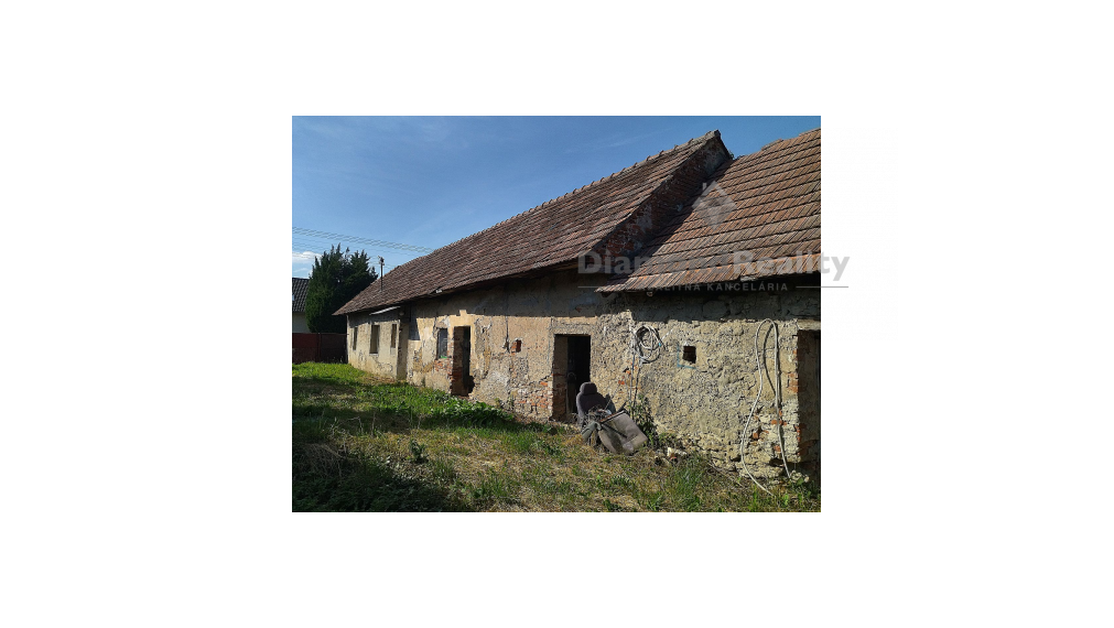 Na predaj starší rodinný dom s veľkou záhradou.