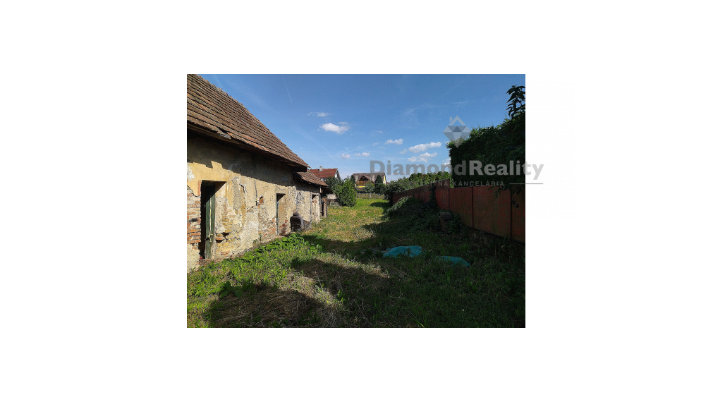 Na predaj starší rodinný dom s veľkou záhradou.