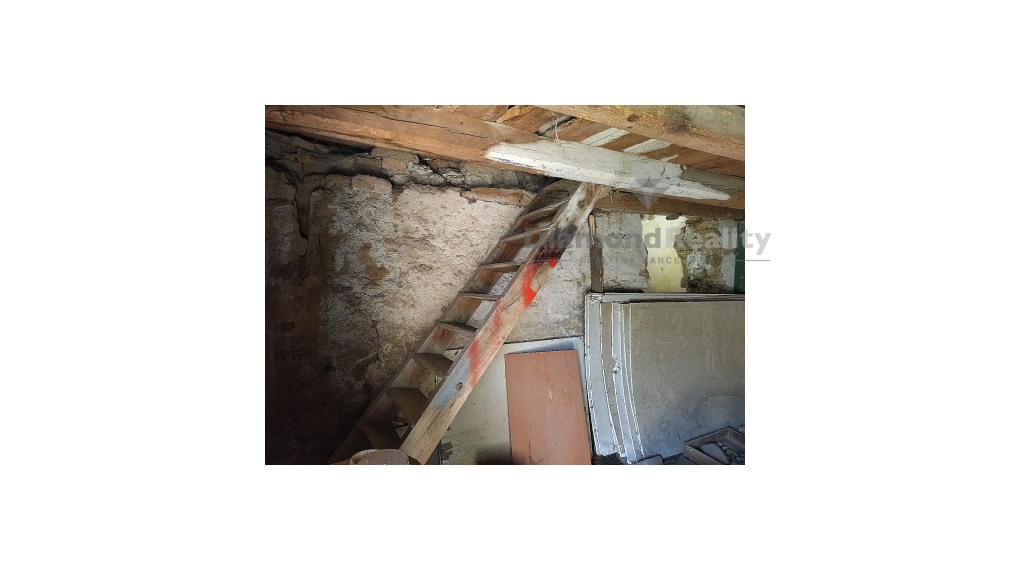 Na predaj starší rodinný dom s veľkou záhradou