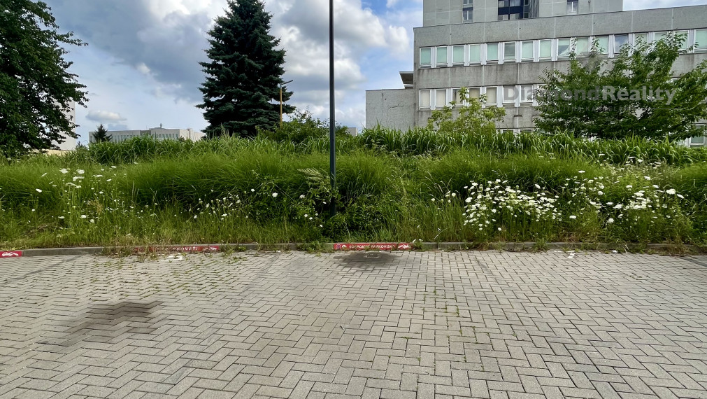PREDÁM VONKAJŠIE PARKOVACIE STÁTIE | NOVÁ TERASA | STRÁŽOVSKÁ