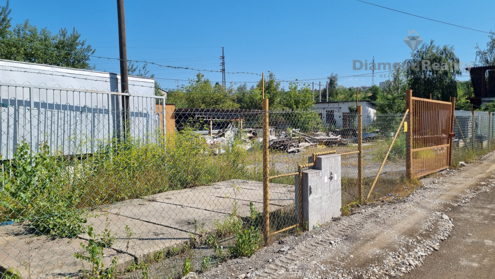 administratívna budova, pozemok