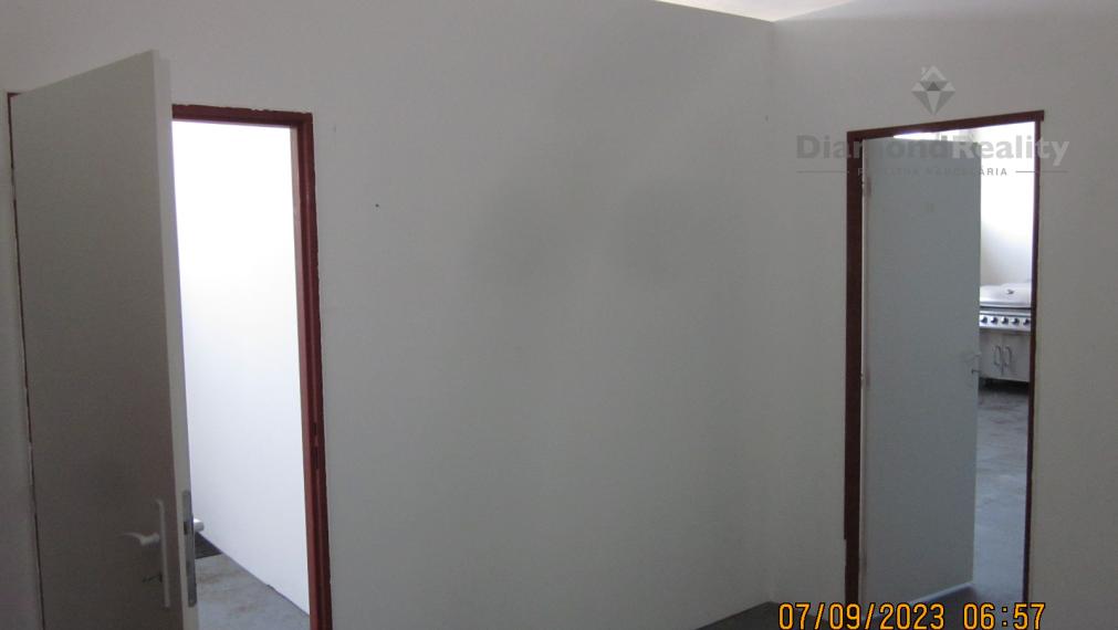 Na  prenájom sklad s kanceláriou