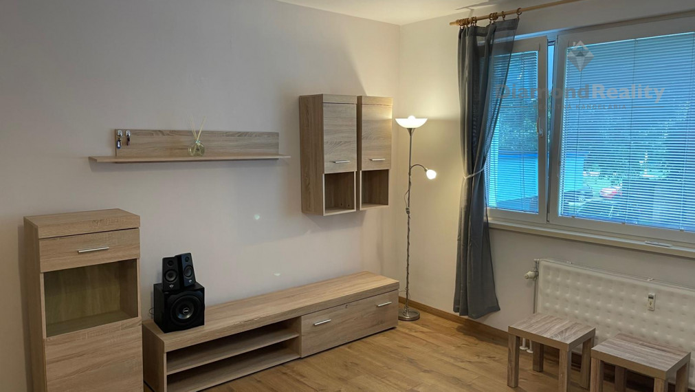 Na prenájom 2 byt na sídlisku lll. po kompletnej rekonštrukcii