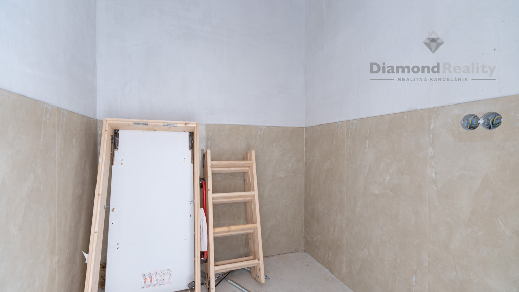 NOVOSTAVBA rodinného domu s veľkým pozemkom, Vyšné Opátske, Košice