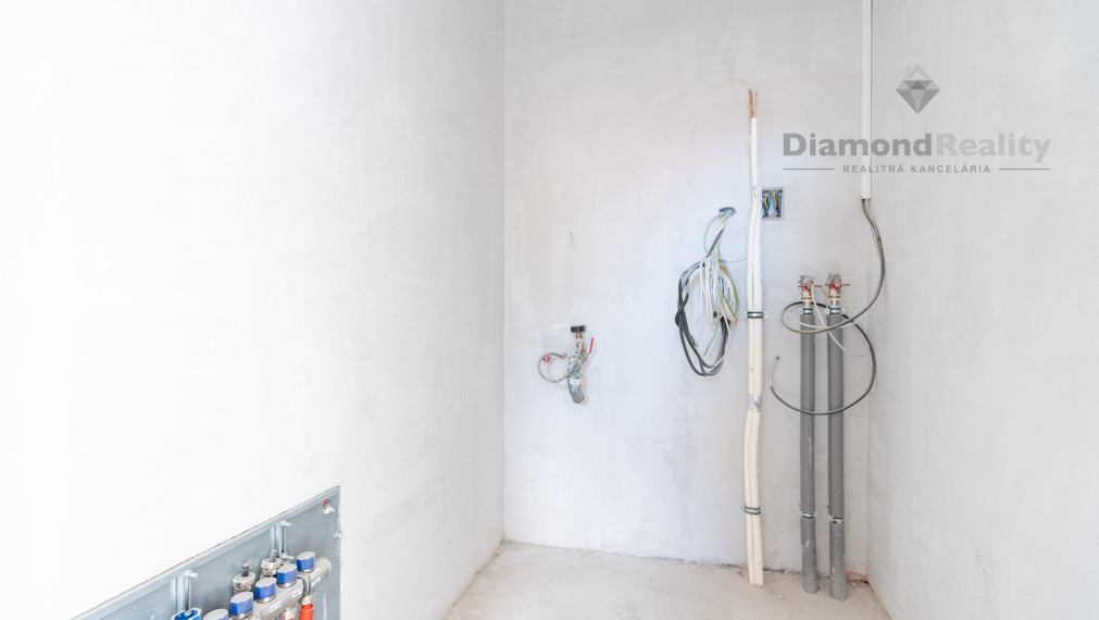 NOVOSTAVBA rodinného domu s veľkým pozemkom, Vyšné Opátske, Košice