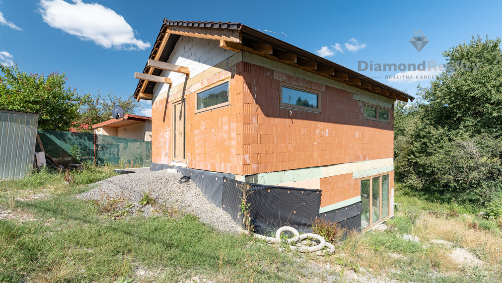 NOVOSTAVBA rodinného domu s veľkým pozemkom, Vyšné Opátske, Košice