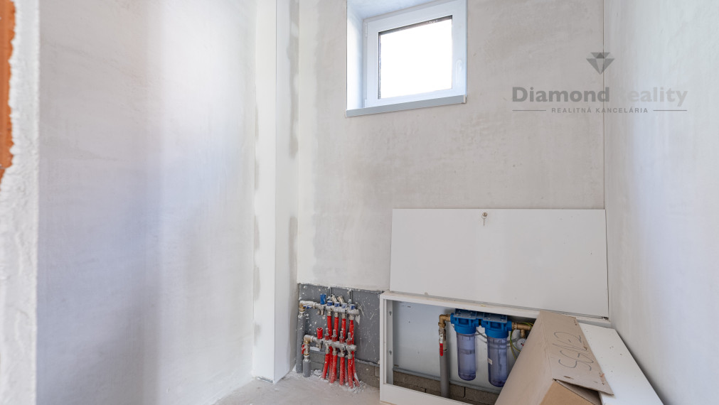 NOVOSTAVBA rodinného domu s veľkým pozemkom, Vyšné Opátske, Košice