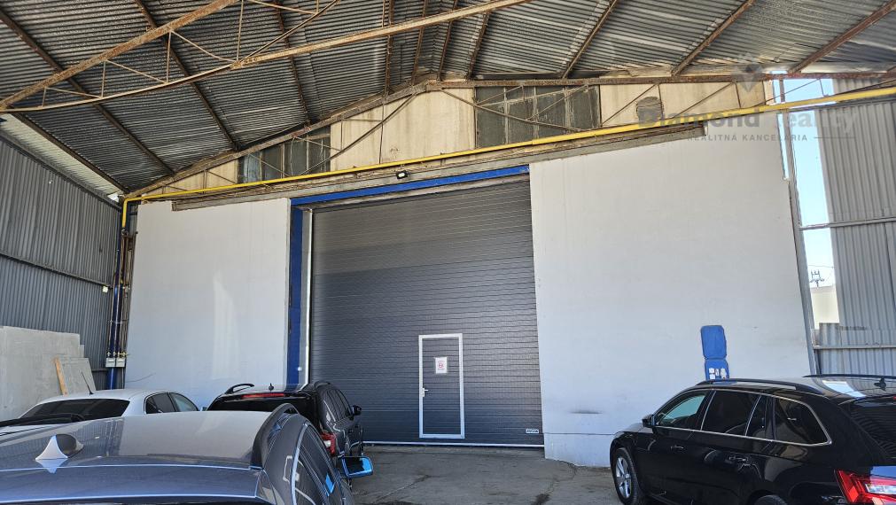 Na prenájom výrobná hala s žeriavom a montážnou jamou