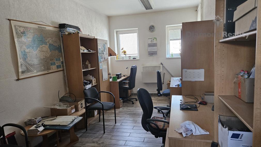 Na prenájom výrobná hala s žeriavom a montážnou jamou