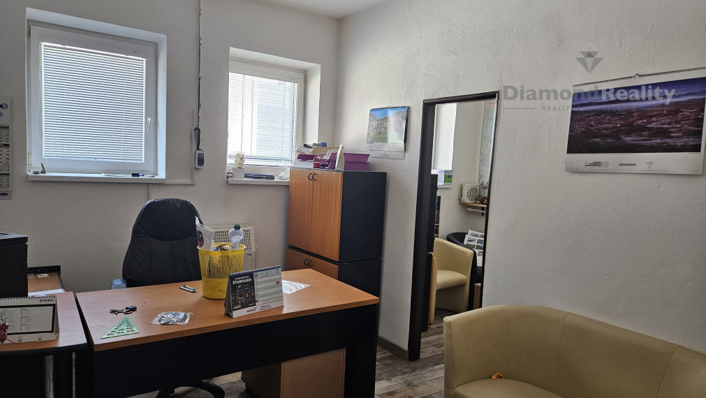 Na prenájom výrobná hala s žeriavom a montážnou jamou