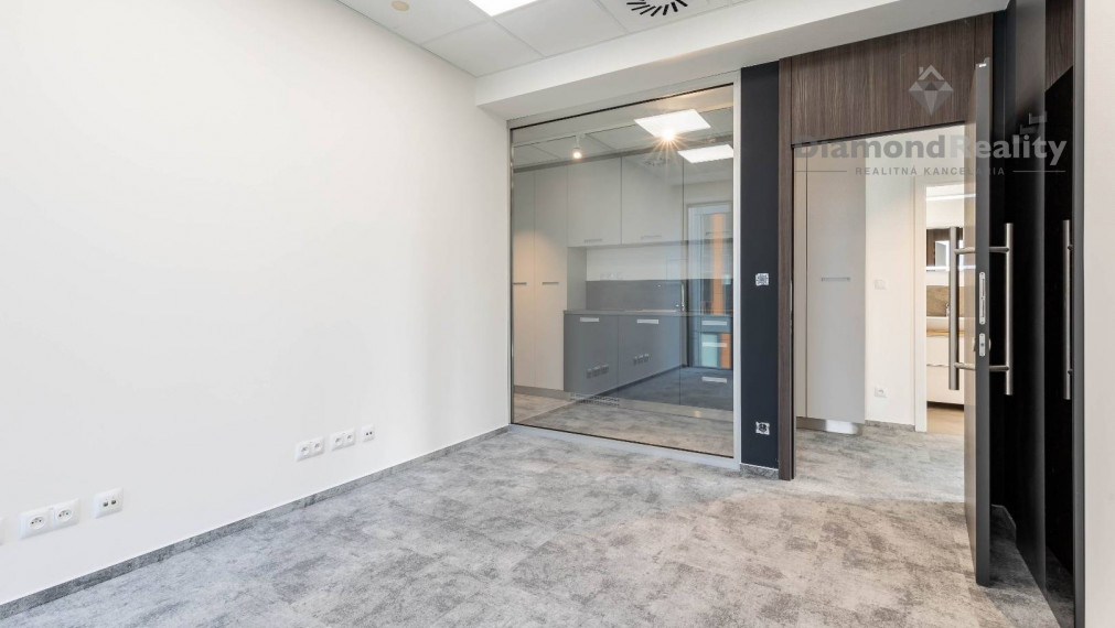 PRENAJATÉ!!! - Prémiové Kancelárske priestory v priamom centre