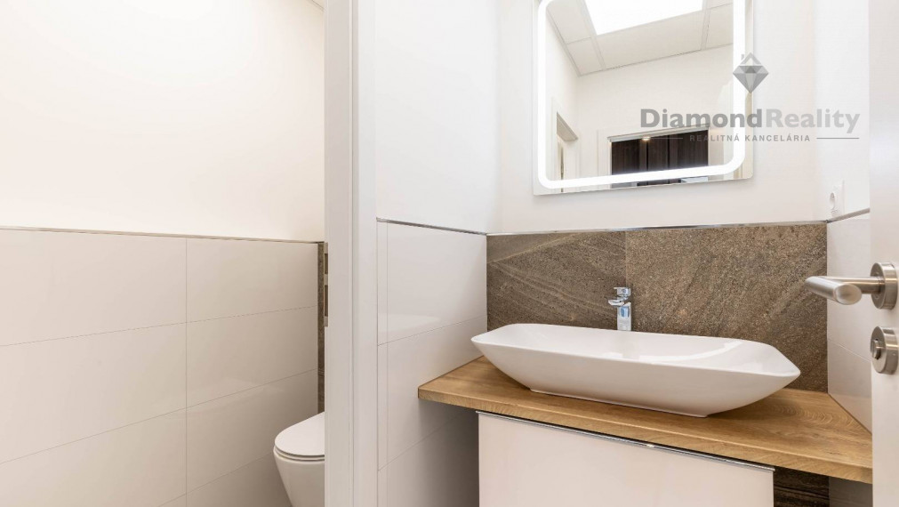 PRENAJATÉ!!! - Prémiové Kancelárske priestory v priamom centre