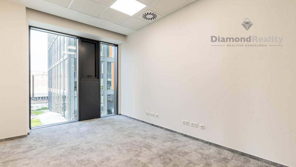 PRENAJATÉ!!! - Prémiové Kancelárske priestory v priamom centre