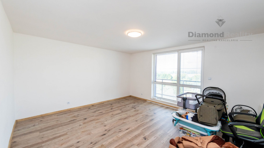 Na predaj dvojpodlažný RD po modernej rekonštrukcii, veľký pozemok (2588m2), obec Ruskov - KE okolie.