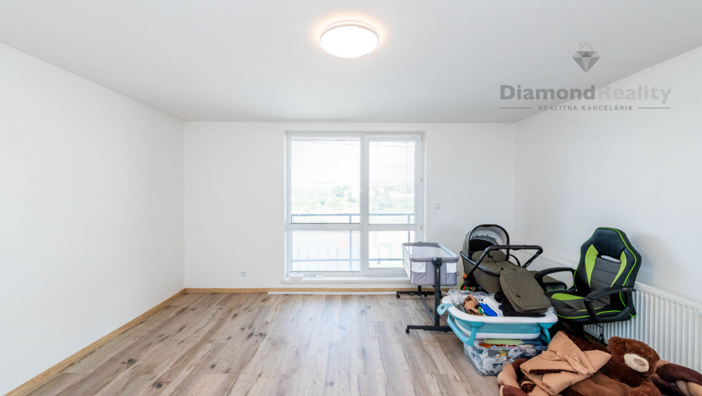 Na predaj dvojpodlažný RD po modernej rekonštrukcii, veľký pozemok (2588m2), obec Ruskov - KE okolie.