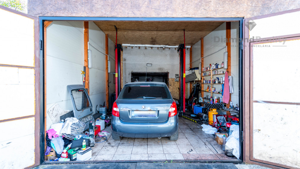 Na predaj dvojpodlažný RD po modernej rekonštrukcii, veľký pozemok (2588m2), obec Ruskov - KE okolie.