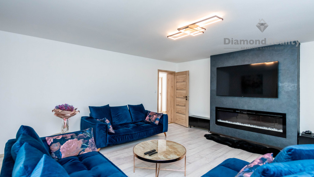 Na predaj dvojpodlažný RD po modernej rekonštrukcii, veľký pozemok (2588m2), obec Ruskov - KE okolie.