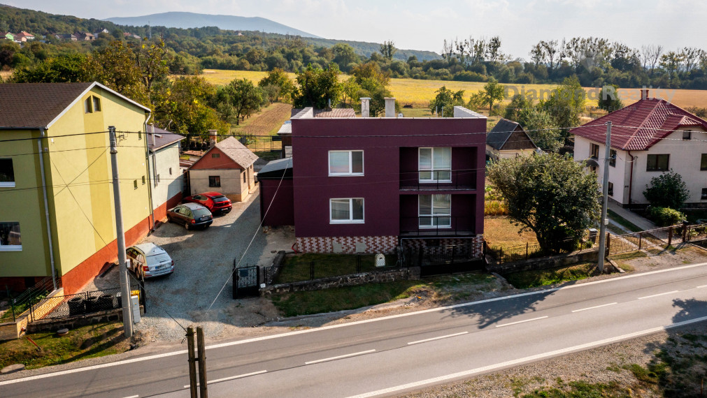 Na predaj dvojpodlažný RD po modernej rekonštrukcii, veľký pozemok (2588m2), obec Ruskov - KE okolie.