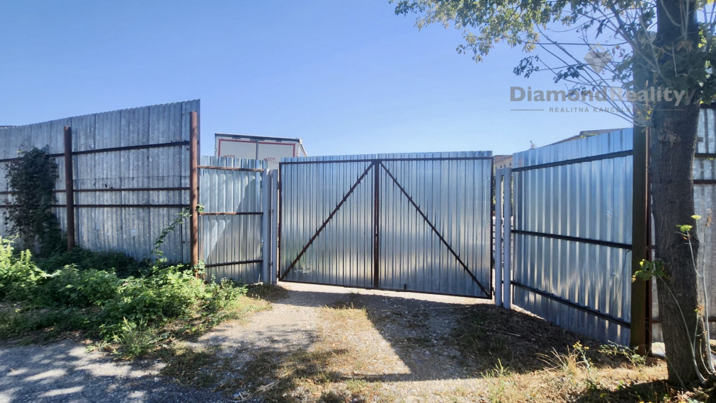 Výborne lokalizovaný pozemok na prenájom