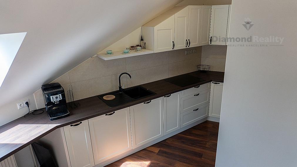 Na prenájom komplet zrekonštruovaný 3 izbový byt, ulica Františkánska, Trnava