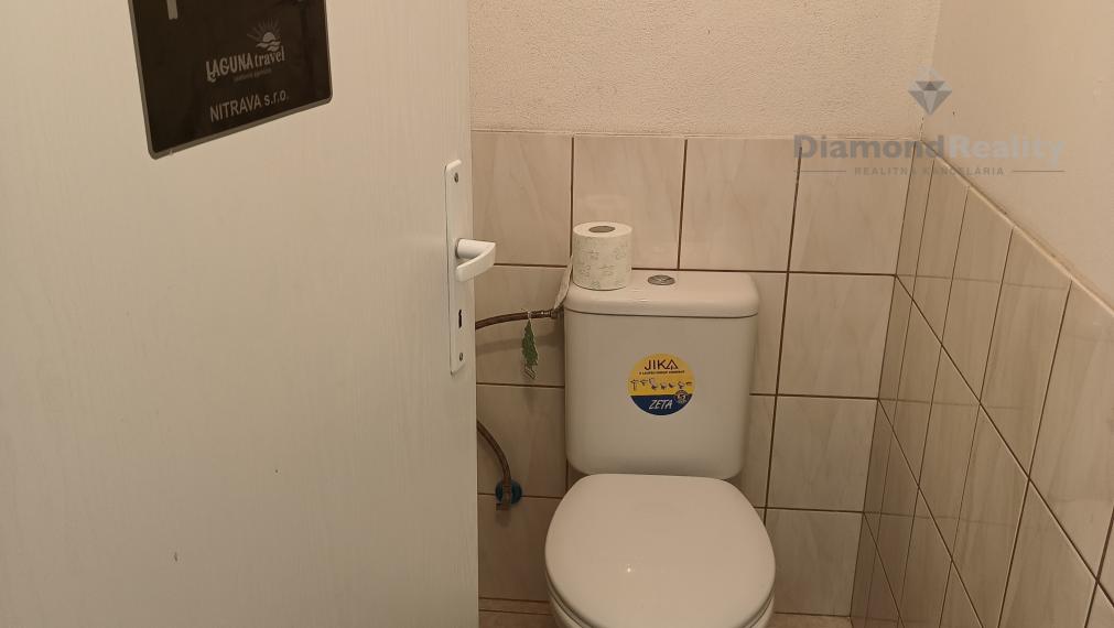 Na prenájom kancelária v centre Nitry, parkovanie v Mlynoch