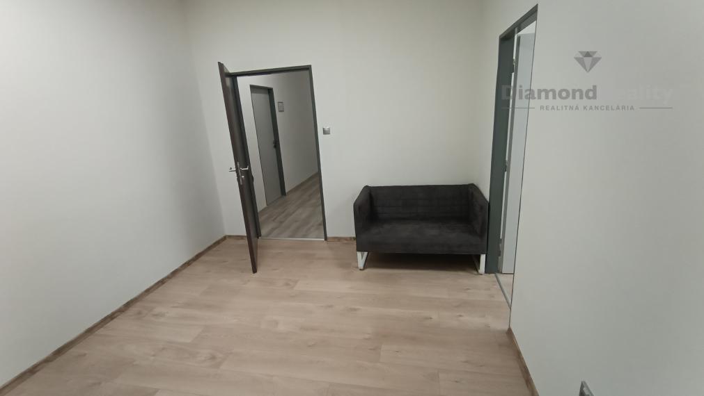 Na prenájom dvojkancelária s kuchyňou Nitra - Chrenová