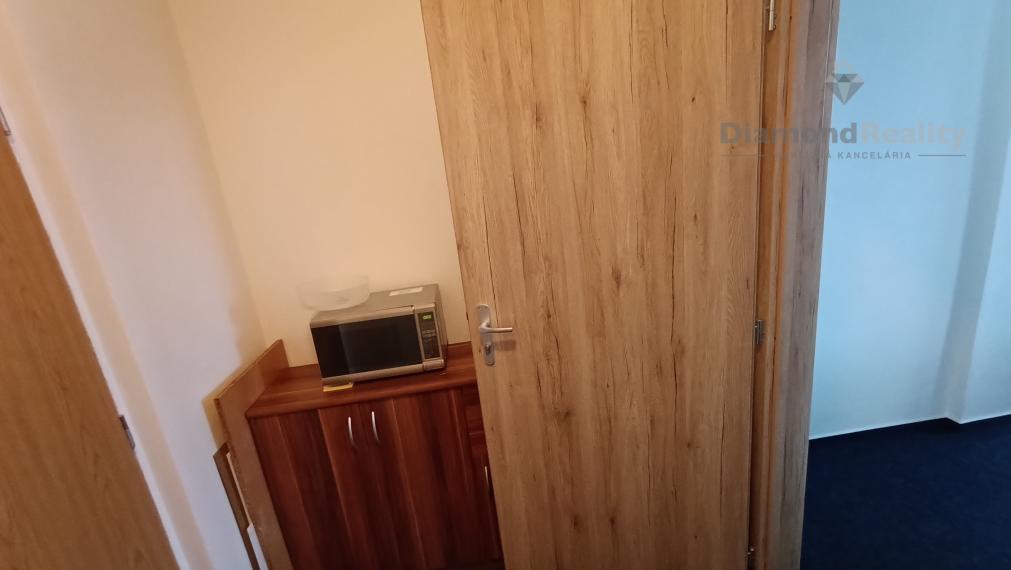 Na prenájom trojkancelária Nitra - Chrenová