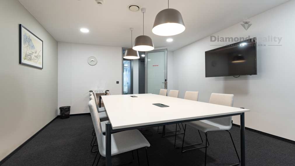 PRÉMIOVÉ kancelárie na mieru  - PRENÁJOM