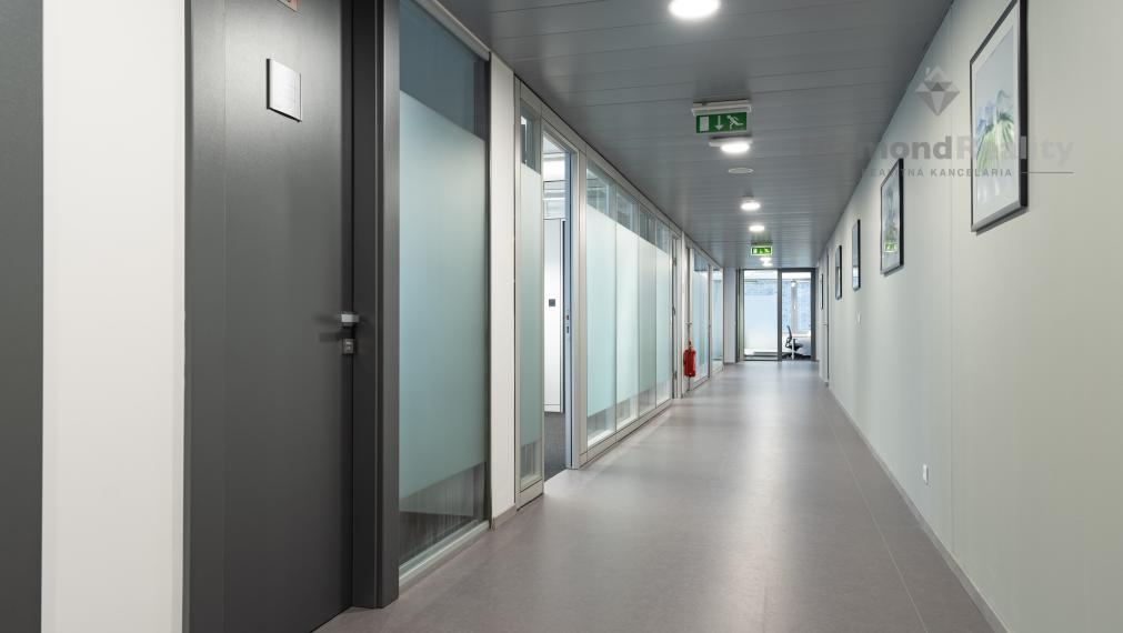 PRÉMIOVÉ kancelárie na mieru  - PRENÁJOM
