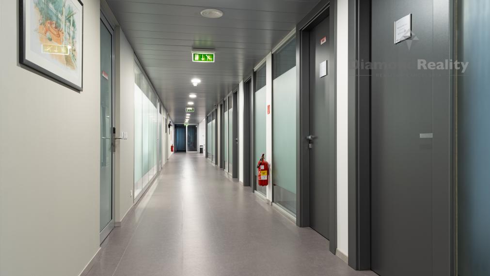 PRÉMIOVÉ kancelárie na mieru  - PRENÁJOM