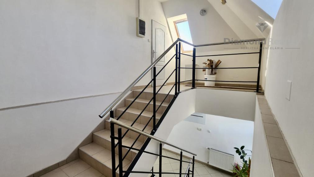 Kancelária pri Hornbachu s EXTRA cenou