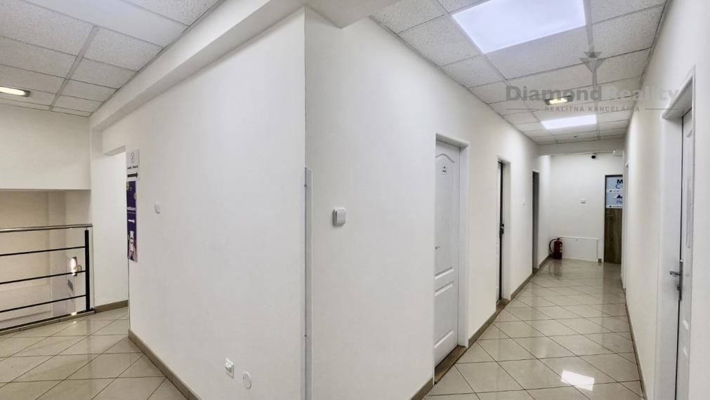 Kancelária pri Hornbachu s EXTRA cenou