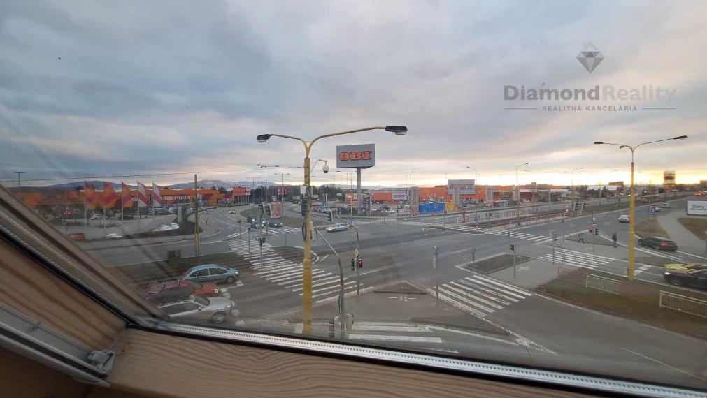 Kancelária pri Hornbachu s EXTRA cenou