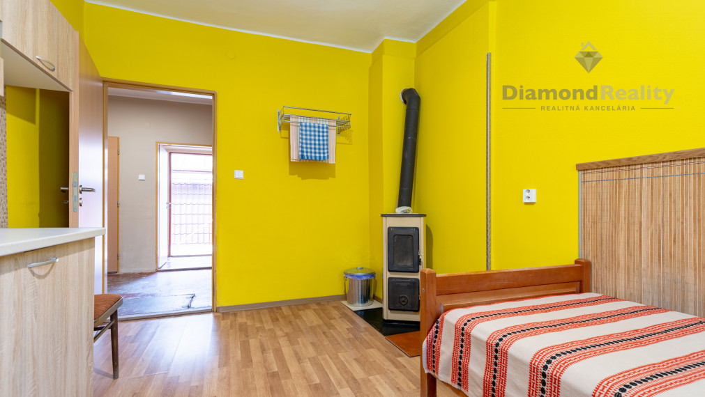 Na predaj rodinný dom v chatovej oblasti s výborným prístupom v obci Kysak