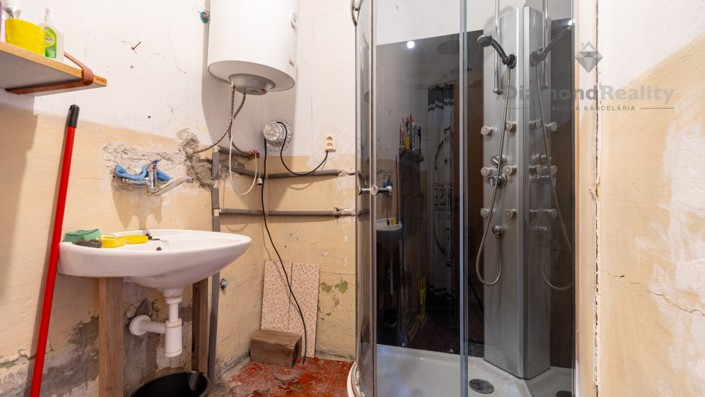 Na predaj rodinný dom v chatovej oblasti s výborným prístupom v obci Kysak