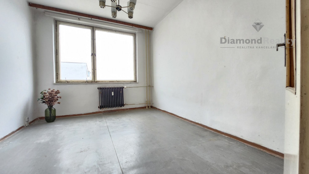 PREDANÉ!!! - Priestranný 4 izový byt - Třebíčska, Humenné