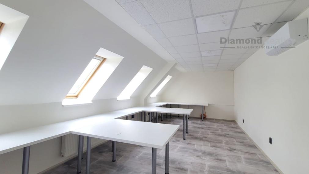 Kancelária pri Hornbachu s EXTRA cenou