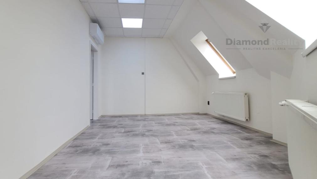 Kancelária pri Hornbachu s EXTRA cenou