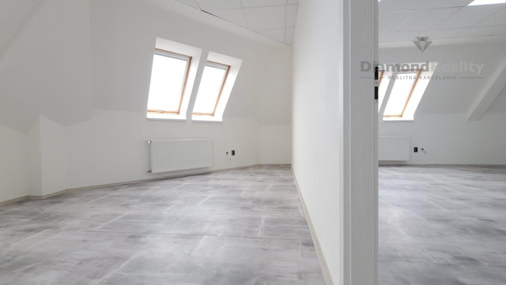 Kancelária pri Hornbachu s EXTRA cenou