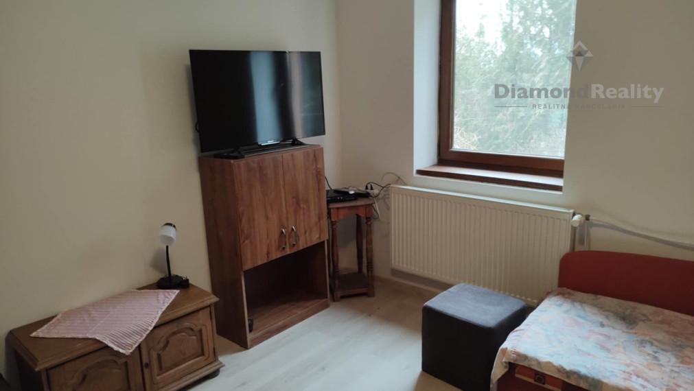 Na prenájom 1 izbový byt Nitra - Zobor s priestrannou terasou