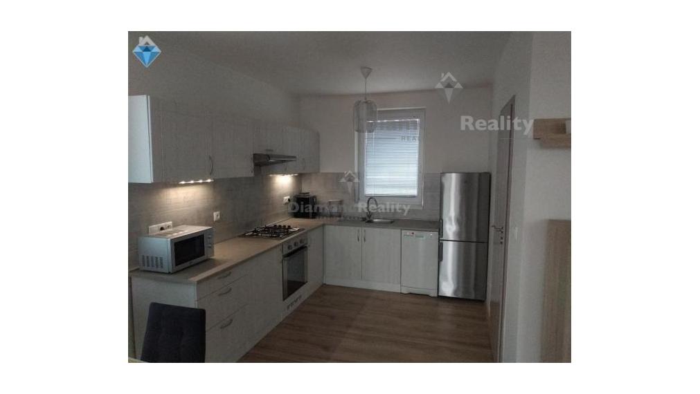 Na prenájom rodinný dom pri Nitre