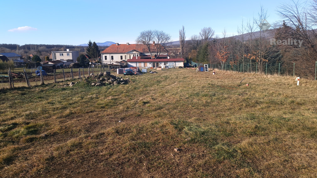 POSLEDNÝ VOĽNÝ stavebný pozemok v obci Sľažany NEPREMEŠKAJTE!!!