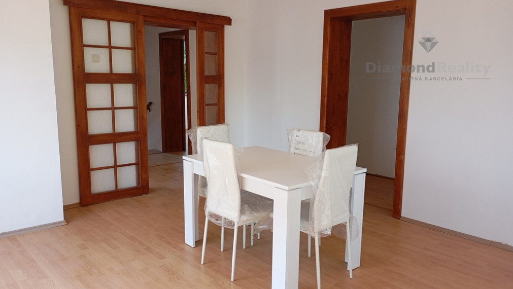 Na predaj rodinný dom pri Vrábľoch