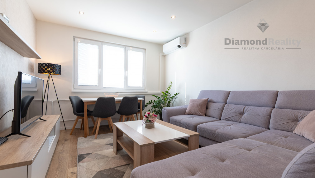 REZERVOVANÉ | NA PREDAJ KRÁSNY 2 IZBOVÝ BYT PO KOMPLETNEJ REKONŠTRUKCII | 54m2, LOGGIA | JUŽNÁ TRIEDA č.83
