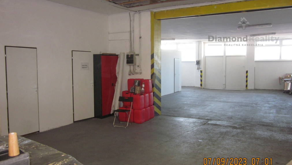 Na  prenájom sklad s kanceláriou