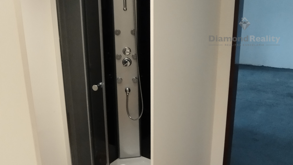 Na  prenájom sklad s kanceláriou