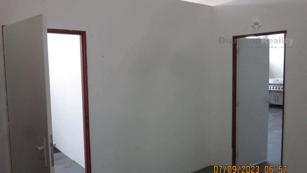 Na  prenájom sklad s kanceláriou