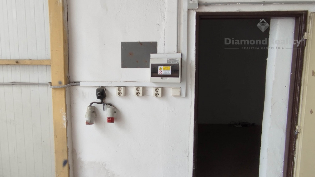 Na prenájom sklad na Strojníckej ul. v Prešove