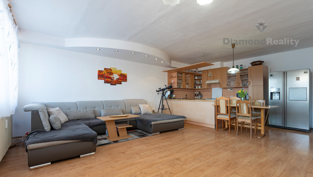 REZERVOVANÝ VEĽKOMETRÁŽNY 4 IZBOVÝ BYT S DVOMI LODŽIAMI