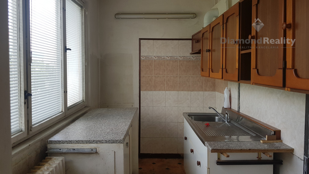 REZERVOVANÝ - Na predaj 3 - izbový byt na Terase, ulica Rožňavská (Košice - Západ)